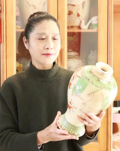 卢莉华