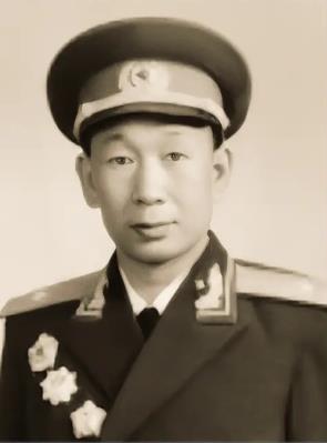 陈钦