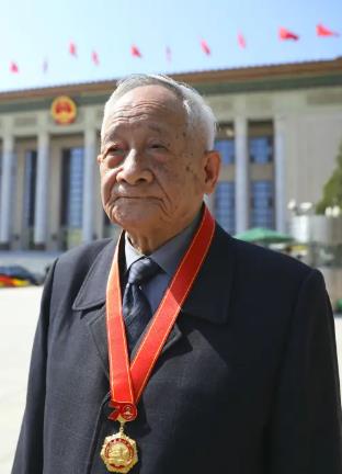 鲜学福