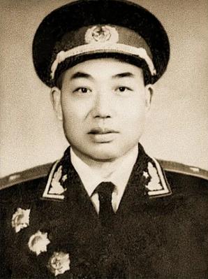 李勃