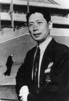 章泯