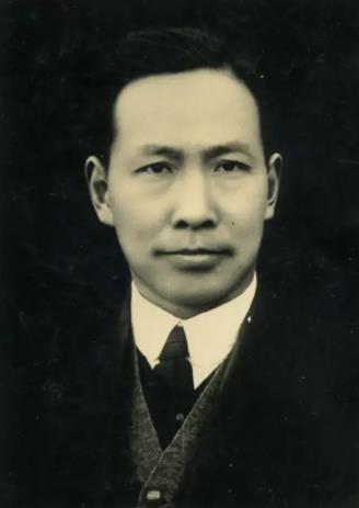 陈豹隐