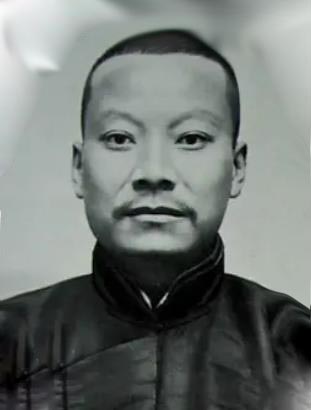 由云龙