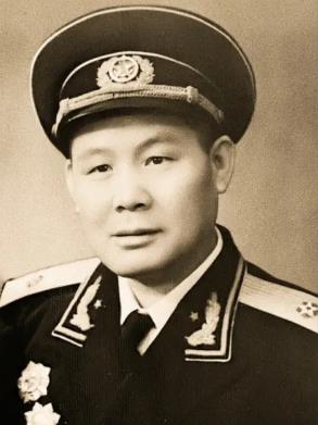 黄忠学